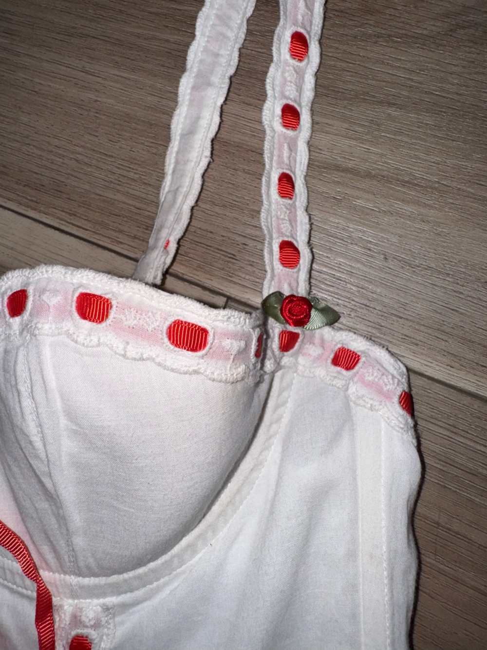 White & Red Ribbon Trim Corset With Mini Roses - Picture 6 of 7